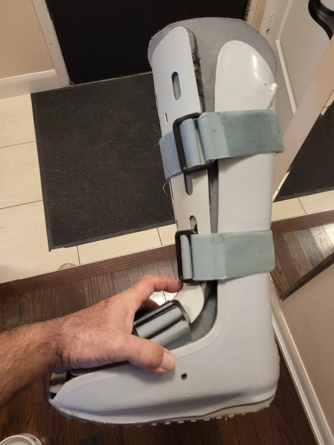 Aircast Foam Walker Boot - Medium - photo 4