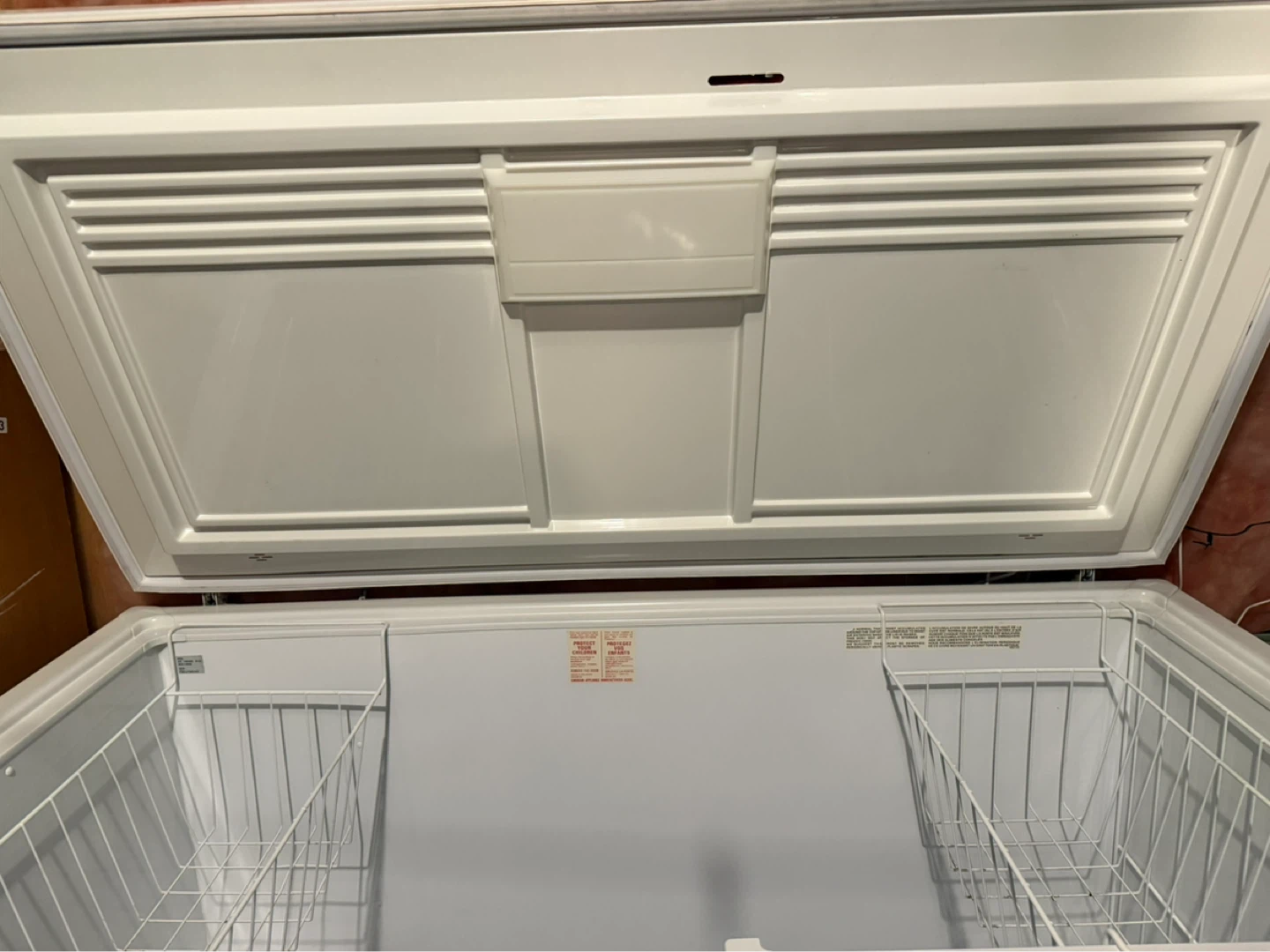 Vintage White Chest Freezer-working condition - photo 2