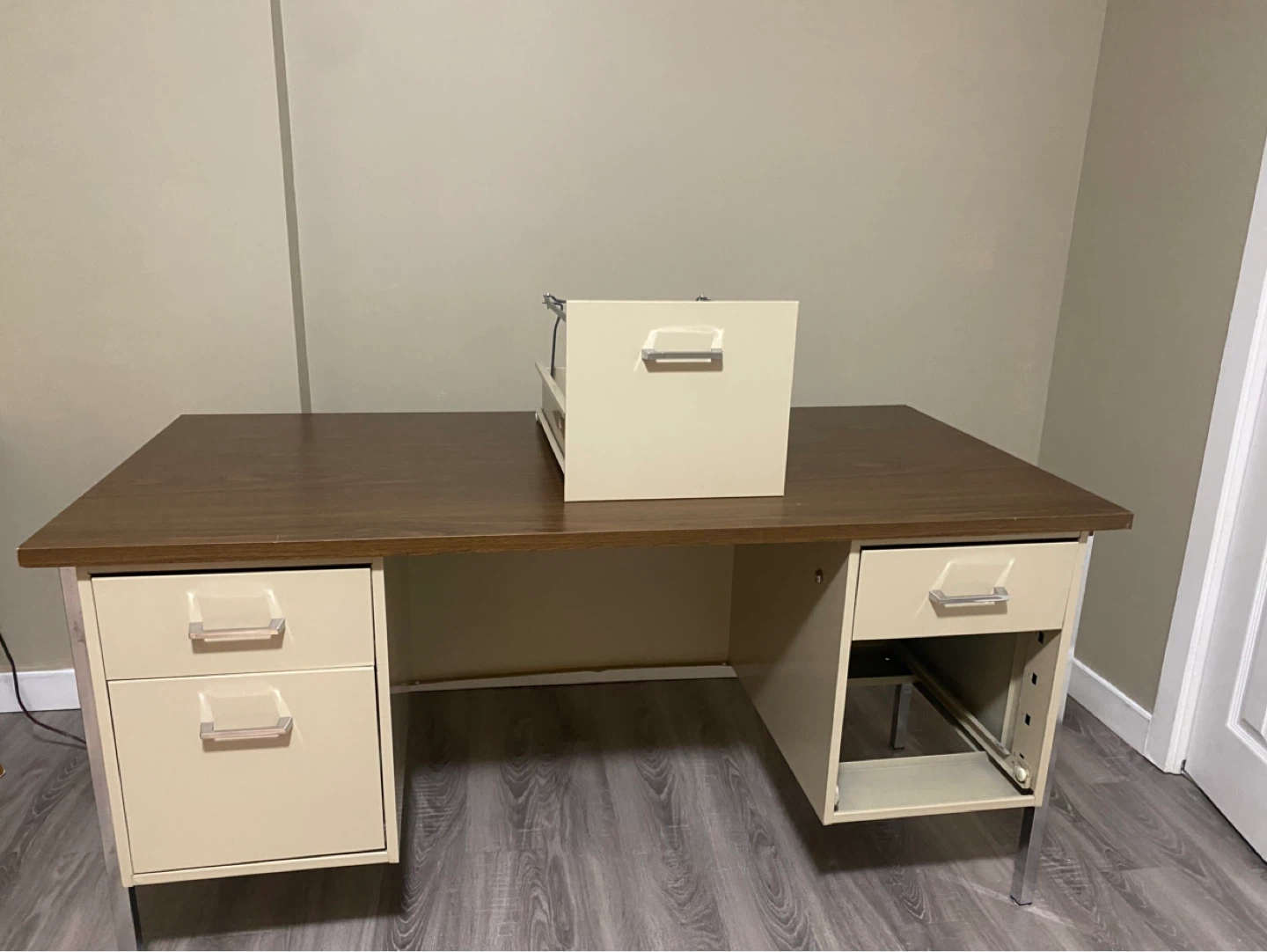 Credenza( sideboard) and Desk Set - photo 3
