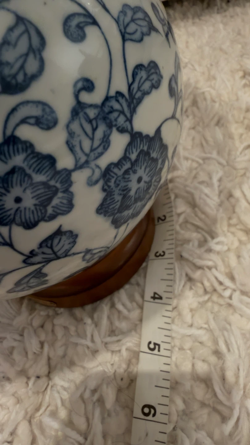 Laurenco Blue and White Floral Table Lamp - photo 3