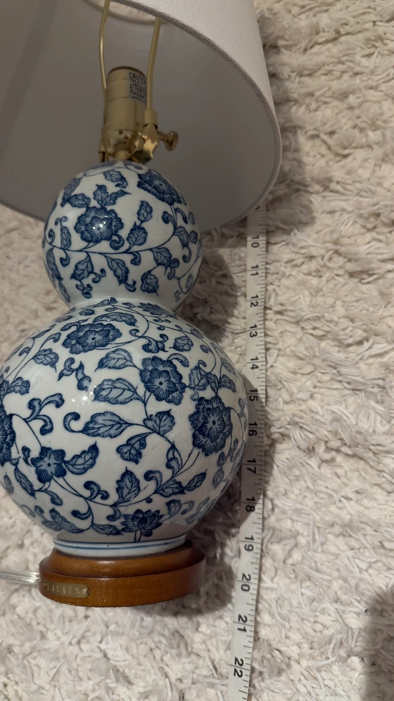 Laurenco Blue and White Floral Table Lamp - photo 4