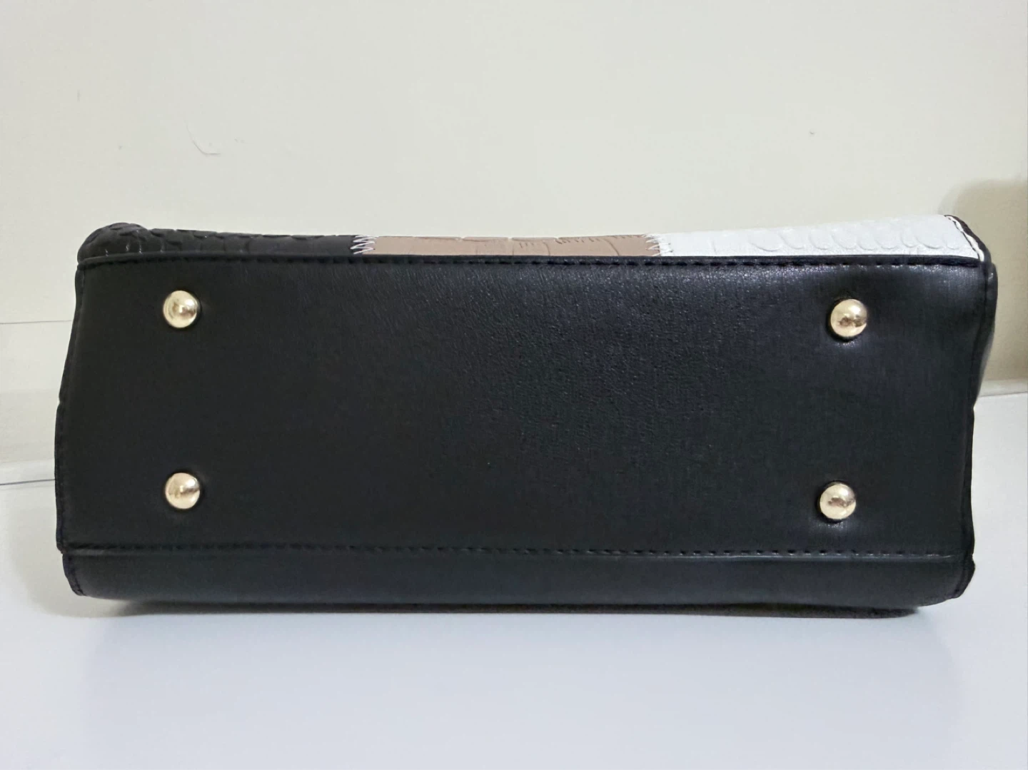 NEW Faux Leather Handbag - photo 4
