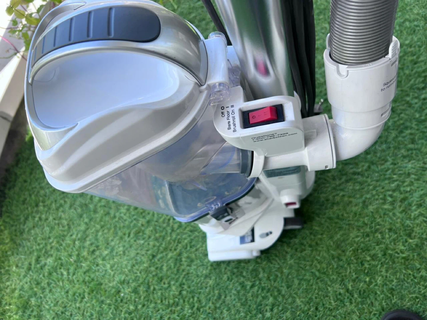 Shark Navigator Lift-Away Professional Vacuum - photo 3