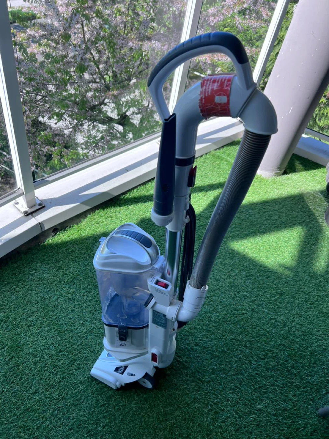 Shark Navigator Lift-Away Professional Vacuum