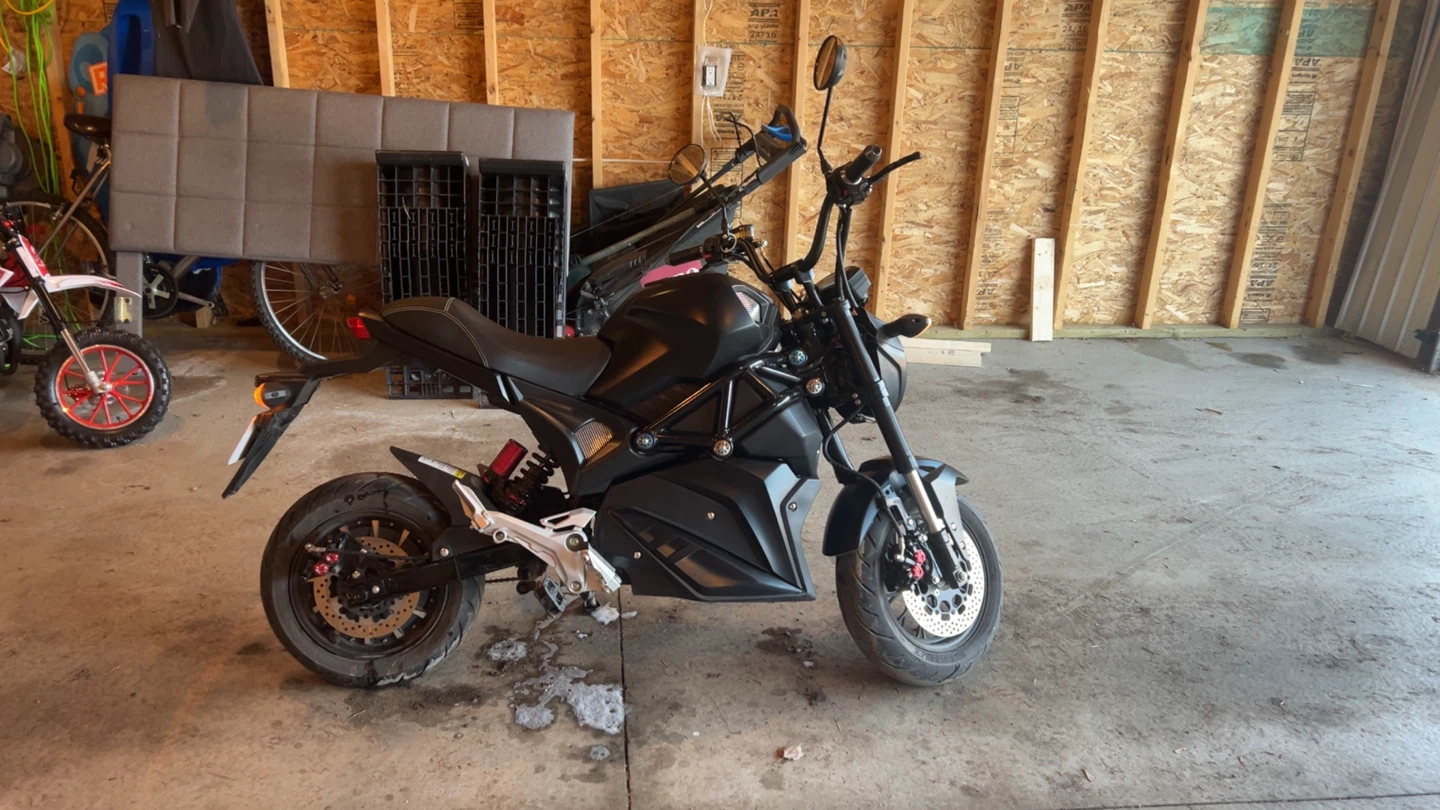 Gio Havoc 72V Electric Sport Bike - photo 2