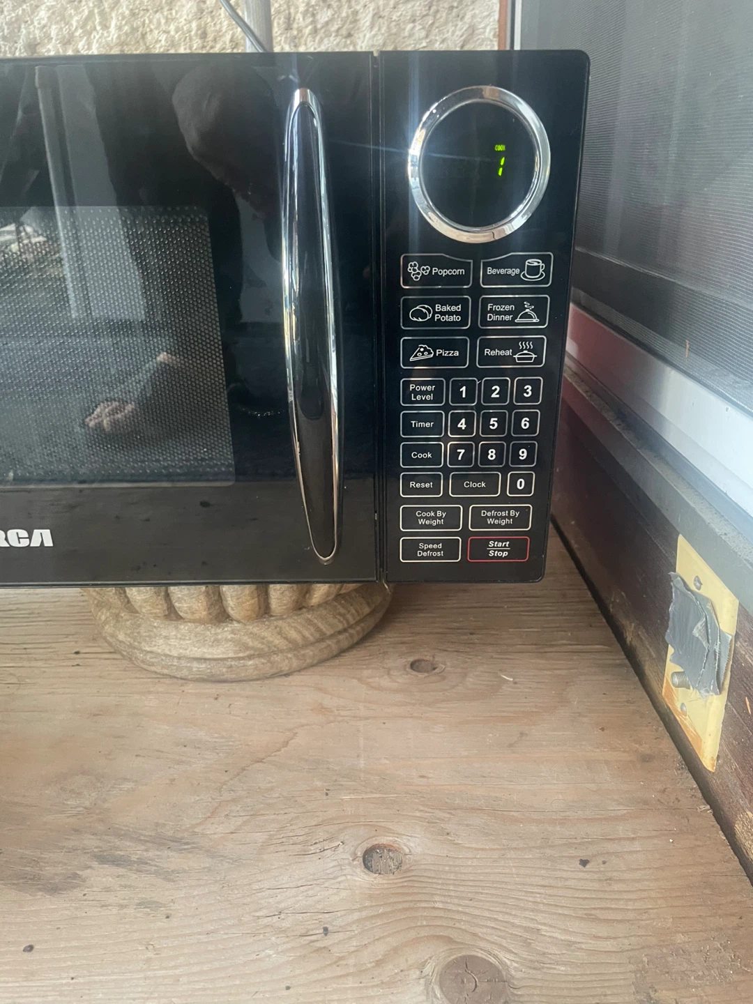 RCA Black Microwave Oven - photo 2