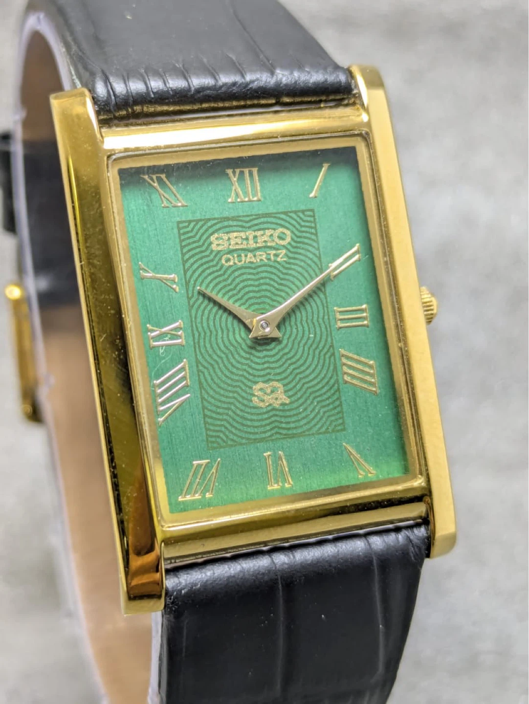Seiko Quartz Gold Tone Rectangular Watch Green Dial - photo 2