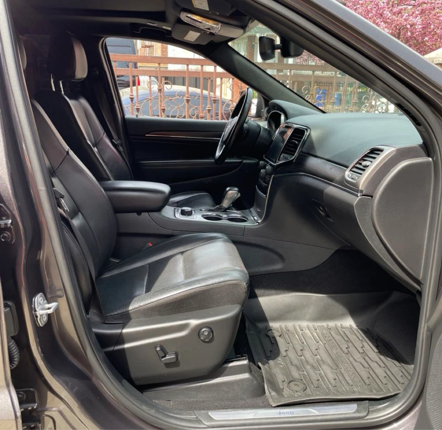 Used Jeep Grand Cherokee Limited AWD - photo 5