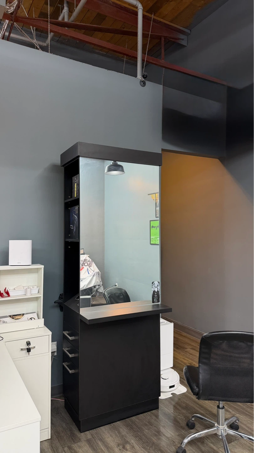 Black salon styling station with mirror and storage - photo 2