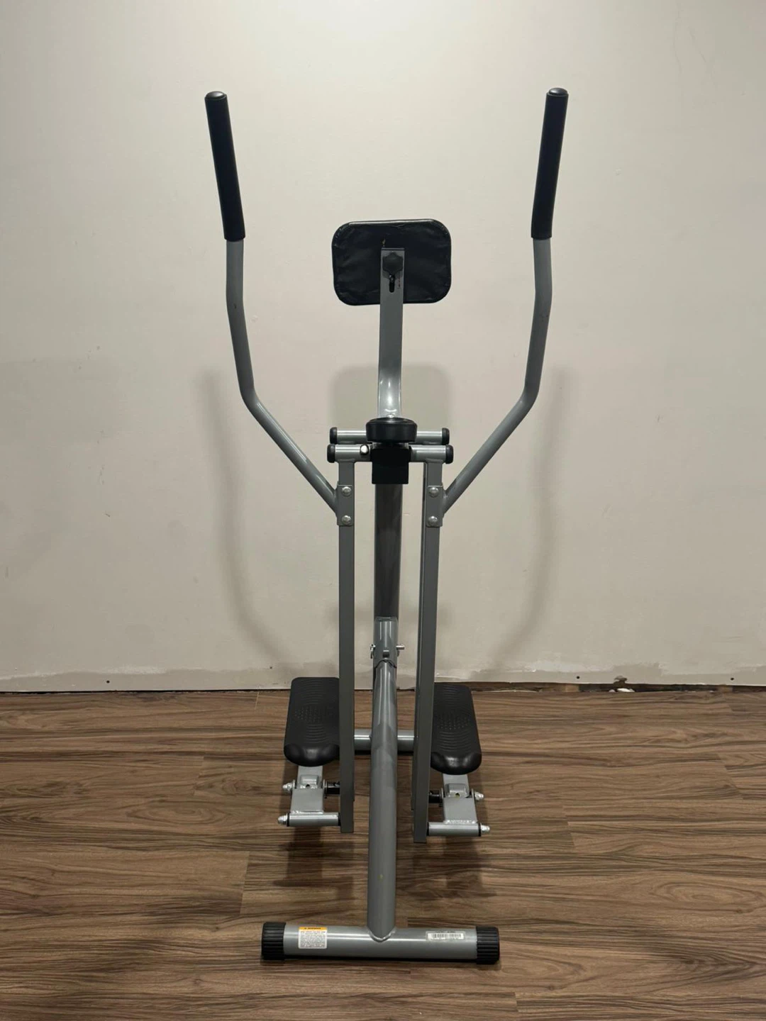 Exercise machine - photo 2