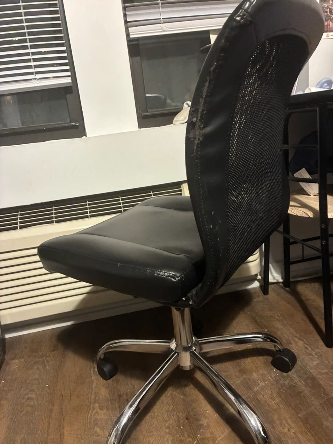 Black Office Chair with Mesh Back - photo 3