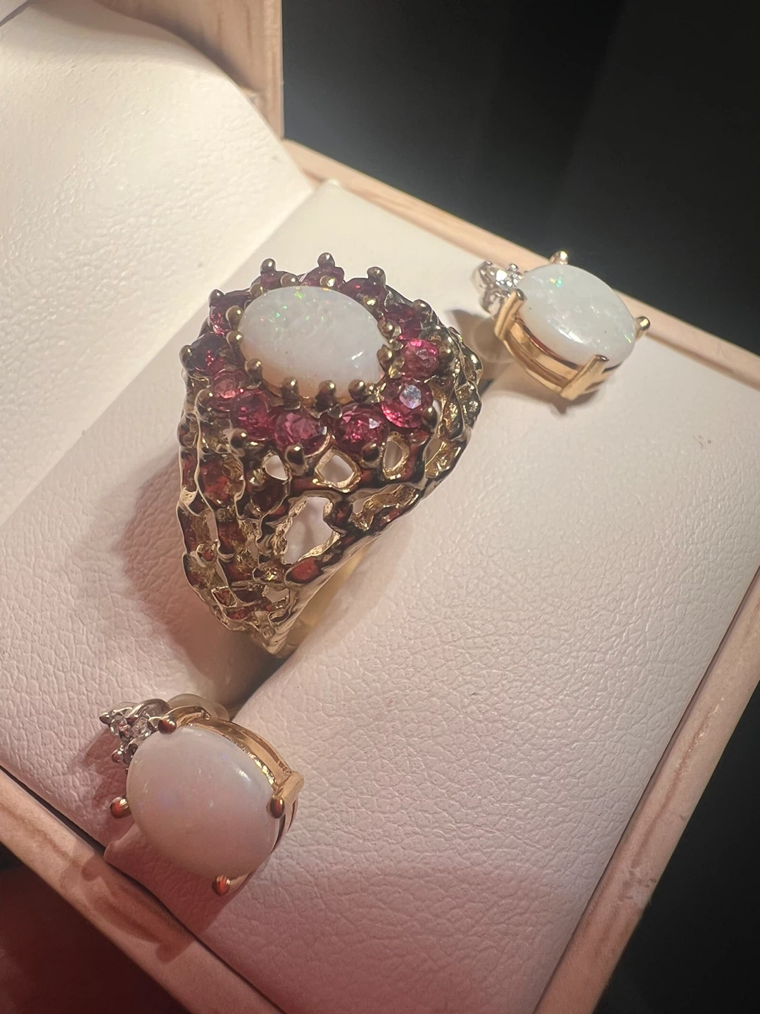 14 k Gold Opal and Garnet Ring with Matching Earrings Set - photo 2