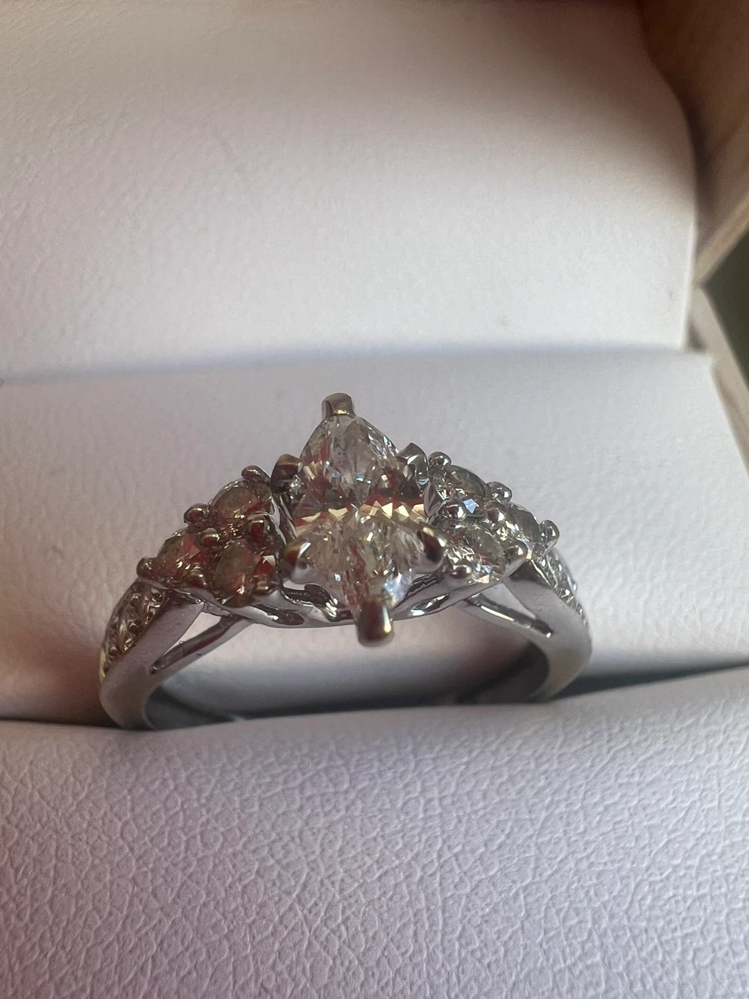 14 k Marquise Diamond Engagement Ring - photo 4