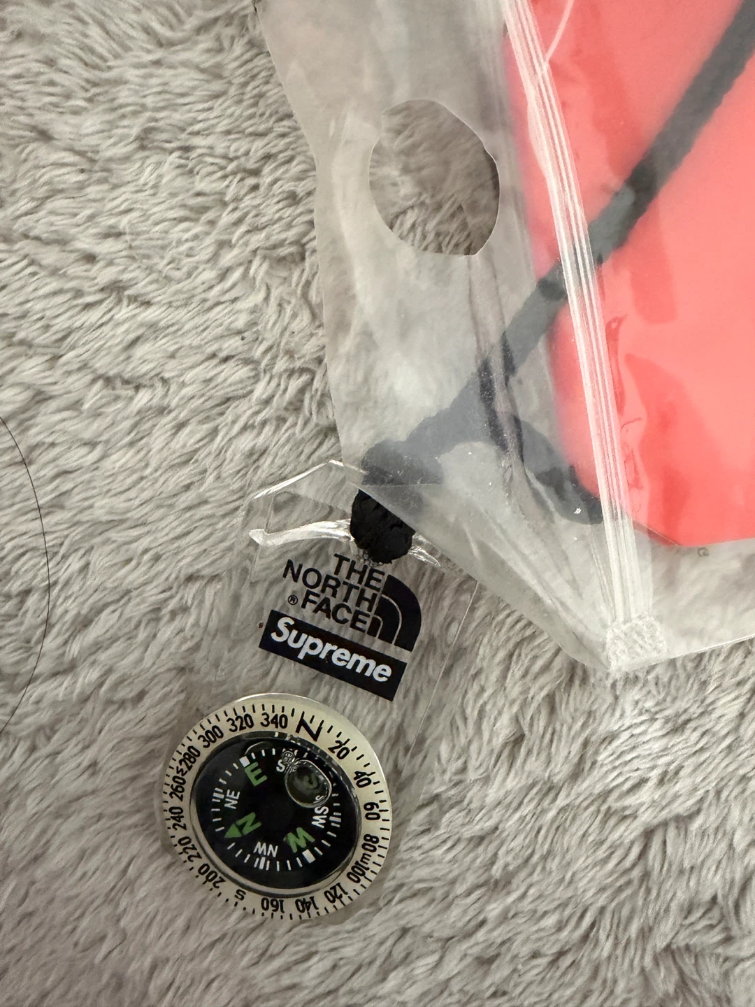 The North Face x Supreme Compass - photo 2