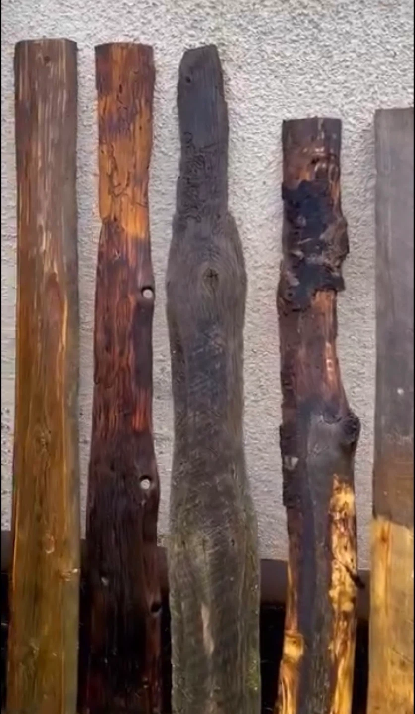 Assorted rustic wood planks - photo 2