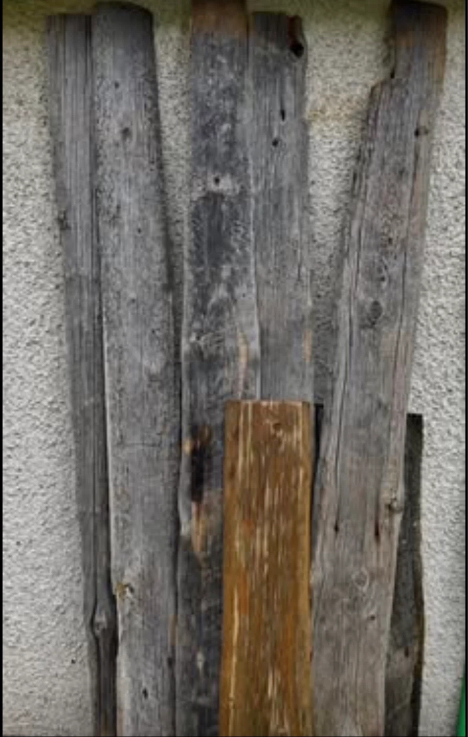 Assorted rustic wood planks - photo 4