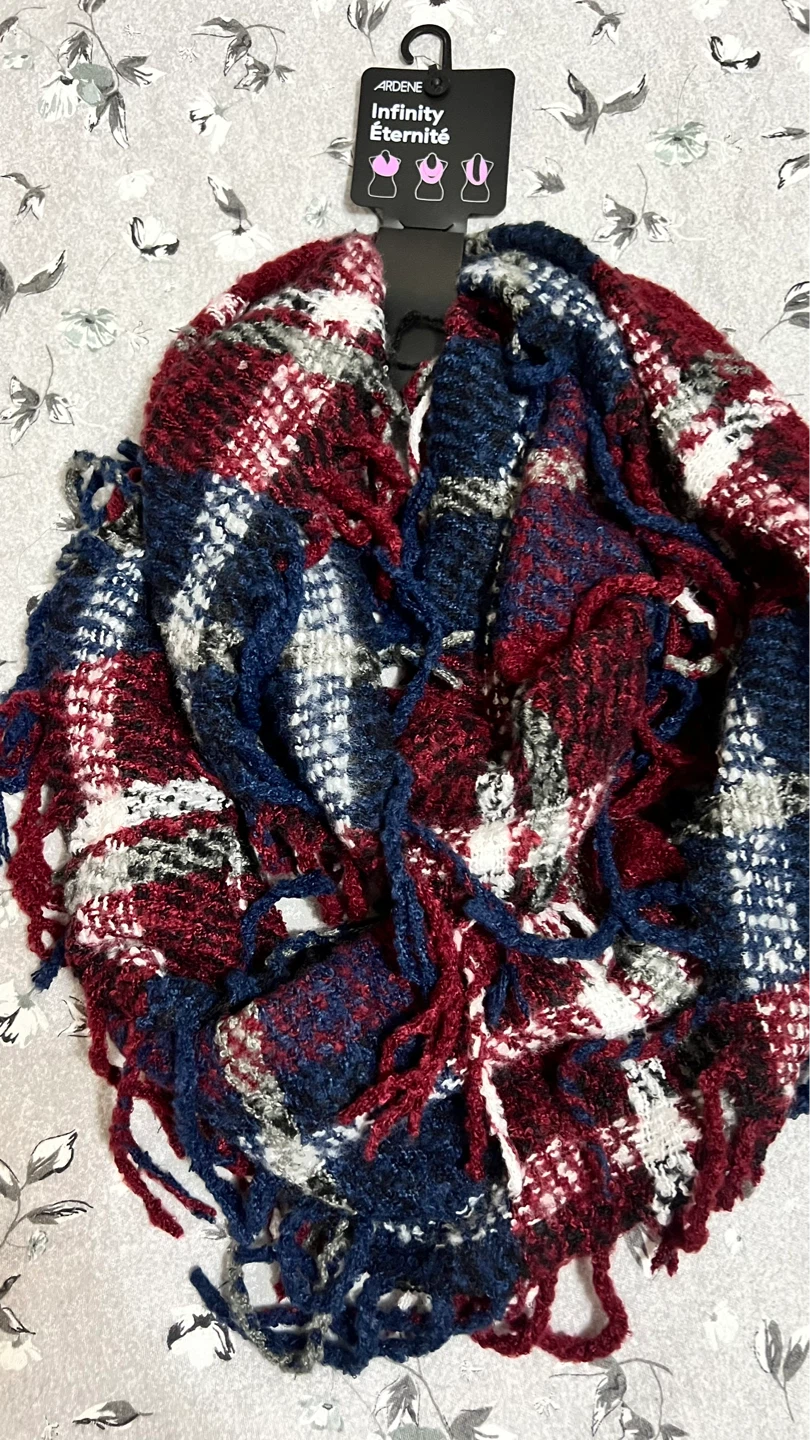 NEW Ardene Infinity Scarf