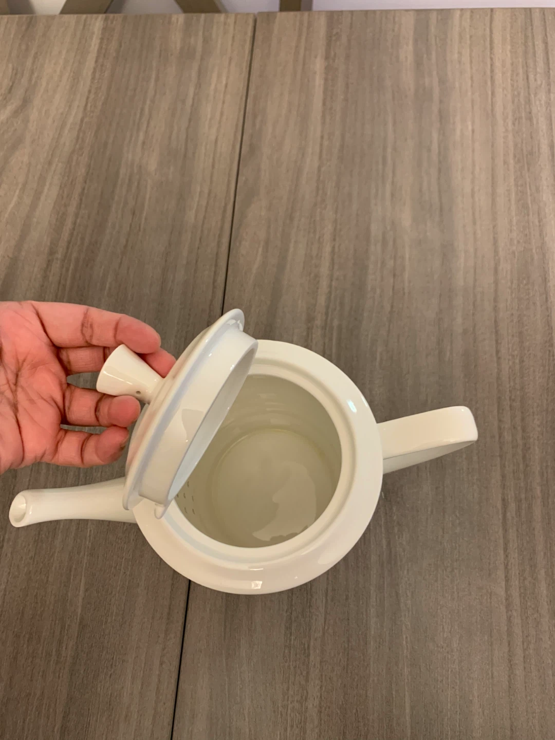 Elegant White Ceramic Teapot with Lid - photo 4