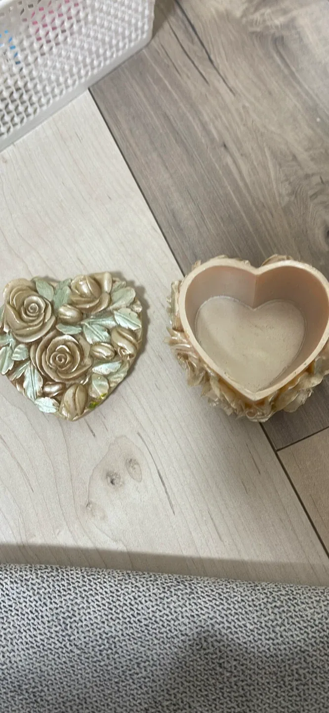 Heart Shaped Trinket Box with Rose Design - photo 2