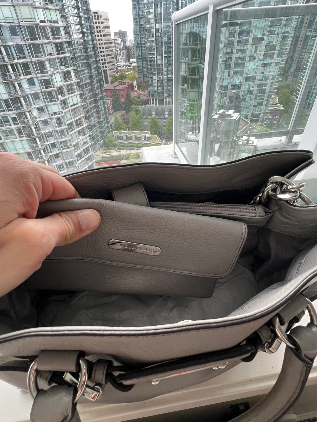 Michael Kors Grey Leather Tote Bag - photo 2