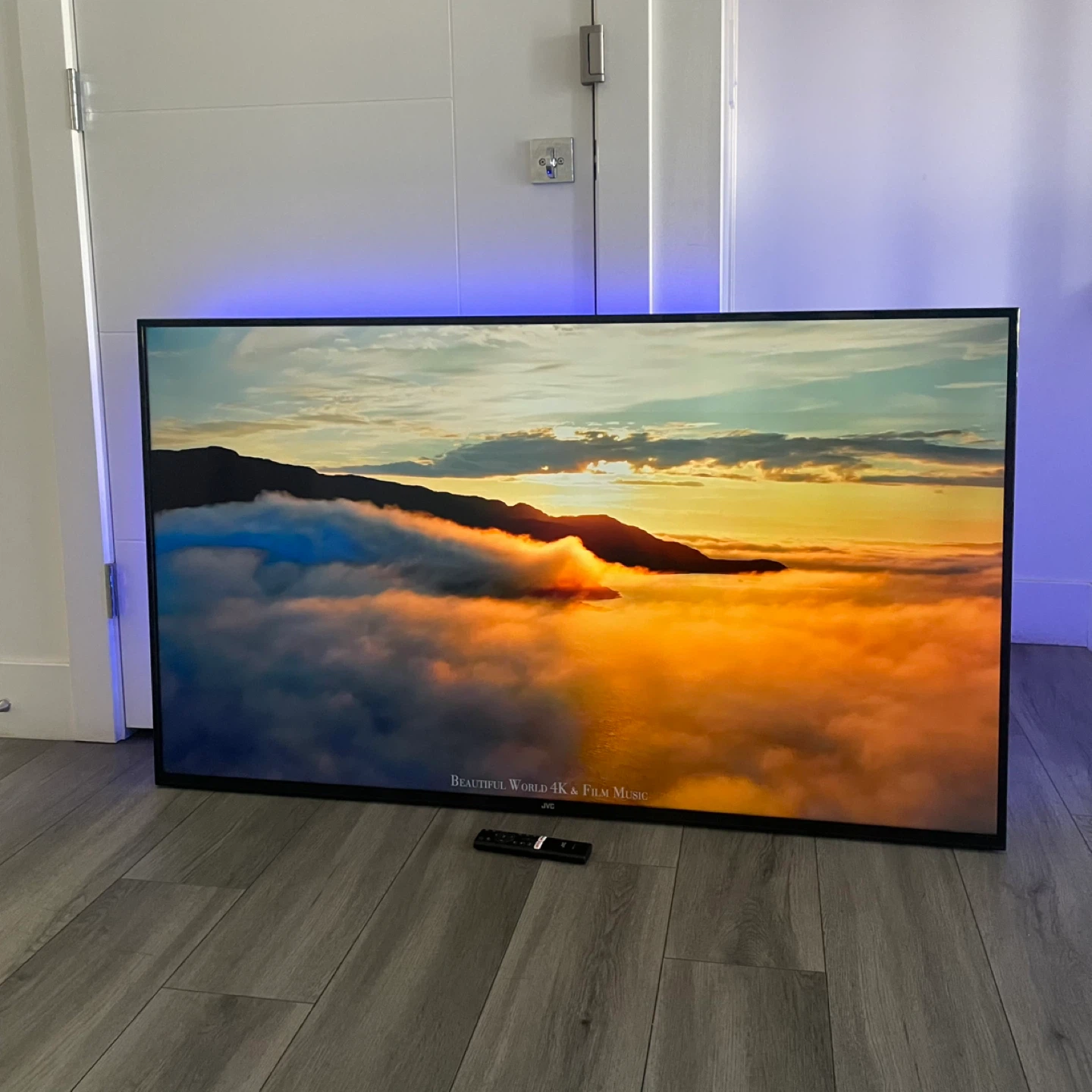 55” Smart 4K TV - photo 5