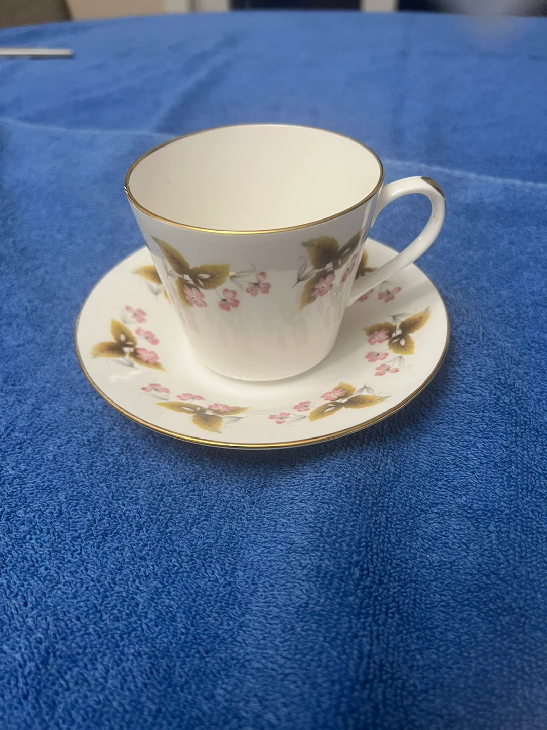 Set of 3 Vintage Teacups and Saucers (G27) - photo 2