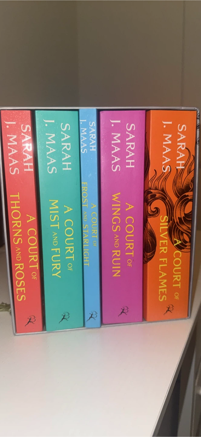 A Court of Thorns and Roses 5-Book Box Set by Sarah J. Maas