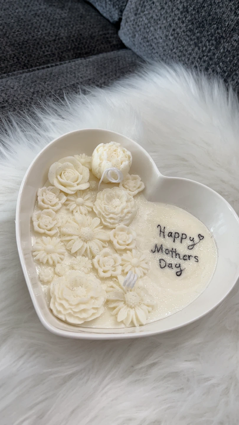 Decorative Heart-Shaped Candle for Mother's Day - photo 2