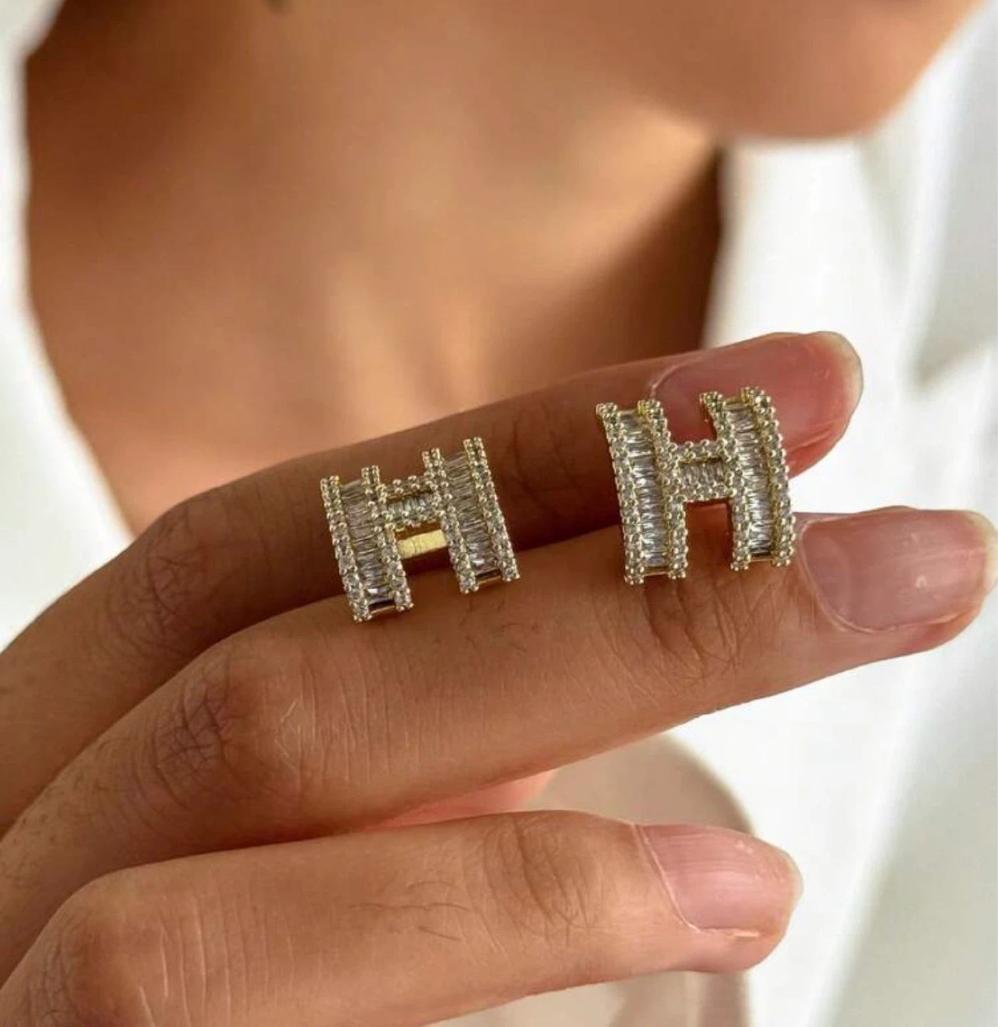 H Letter Stud Earrings & Necklace with Baguette Crystals - photo 5