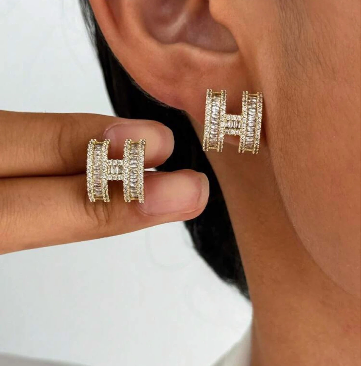 H Letter Stud Earrings & Necklace with Baguette Crystals - photo 4