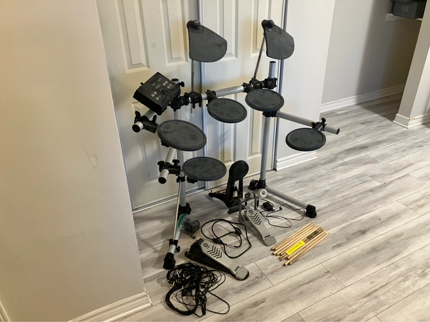 Yamaha DTX500 Electronic Drum Kit - photo 3