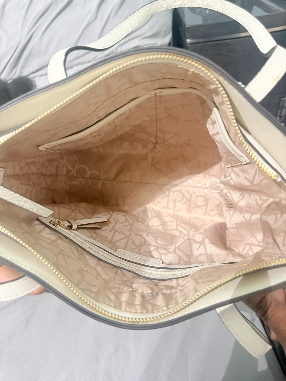 Calvin Klein Tote Bag with Pouch - photo 4