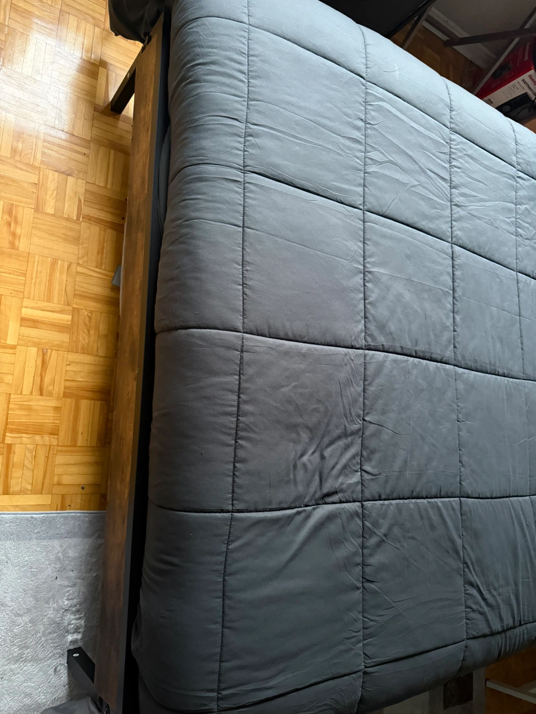 Queen size bed with frame  (barely used) - photo 5