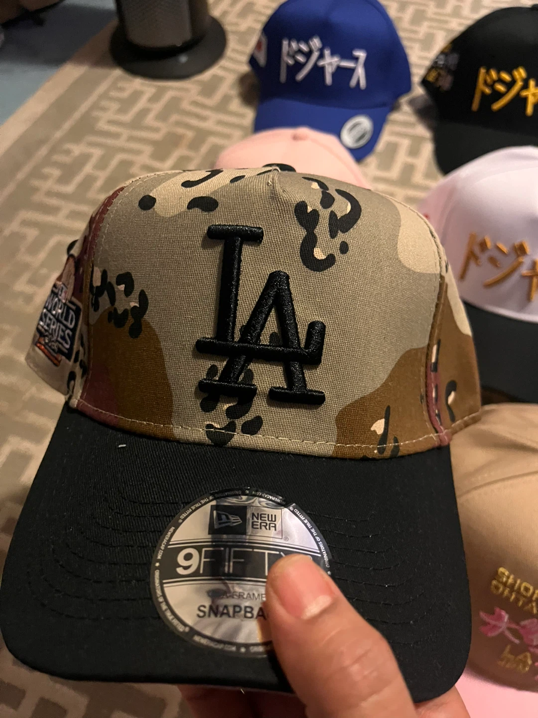 New Era 9FORTY Adjustable Black Yankees Cap with Pink Flowers - photo 5