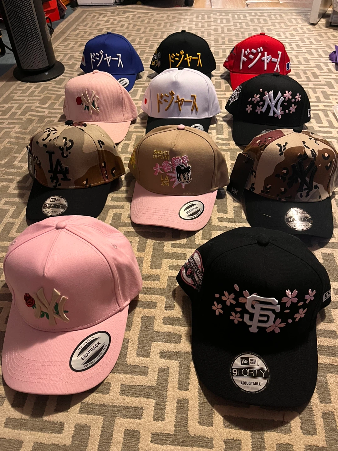 New Era 9FORTY Adjustable Black Yankees Cap with Pink Flowers