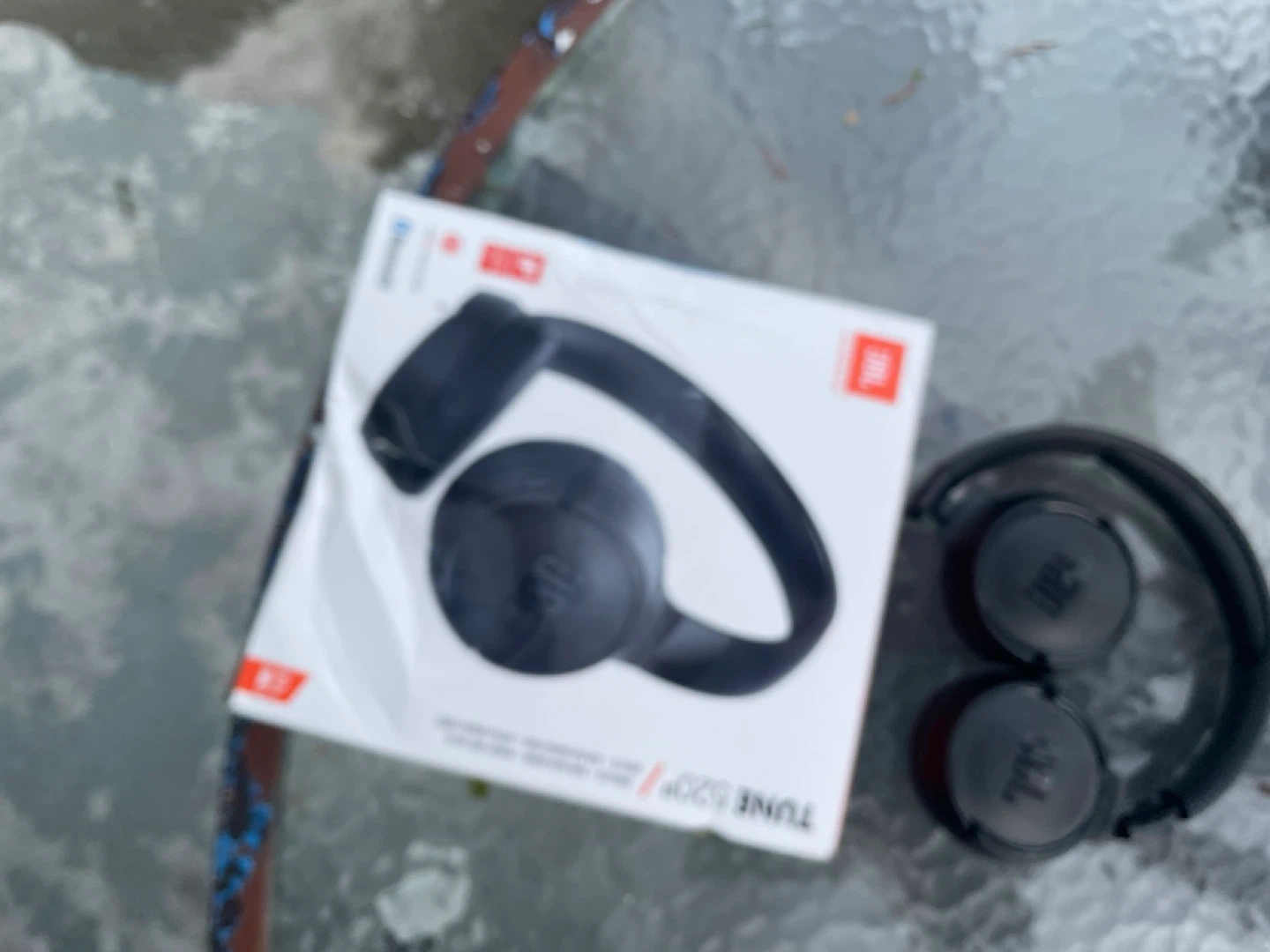 JBL TUNE 520BT Wireless On-Ear Headphones - Black - photo 2