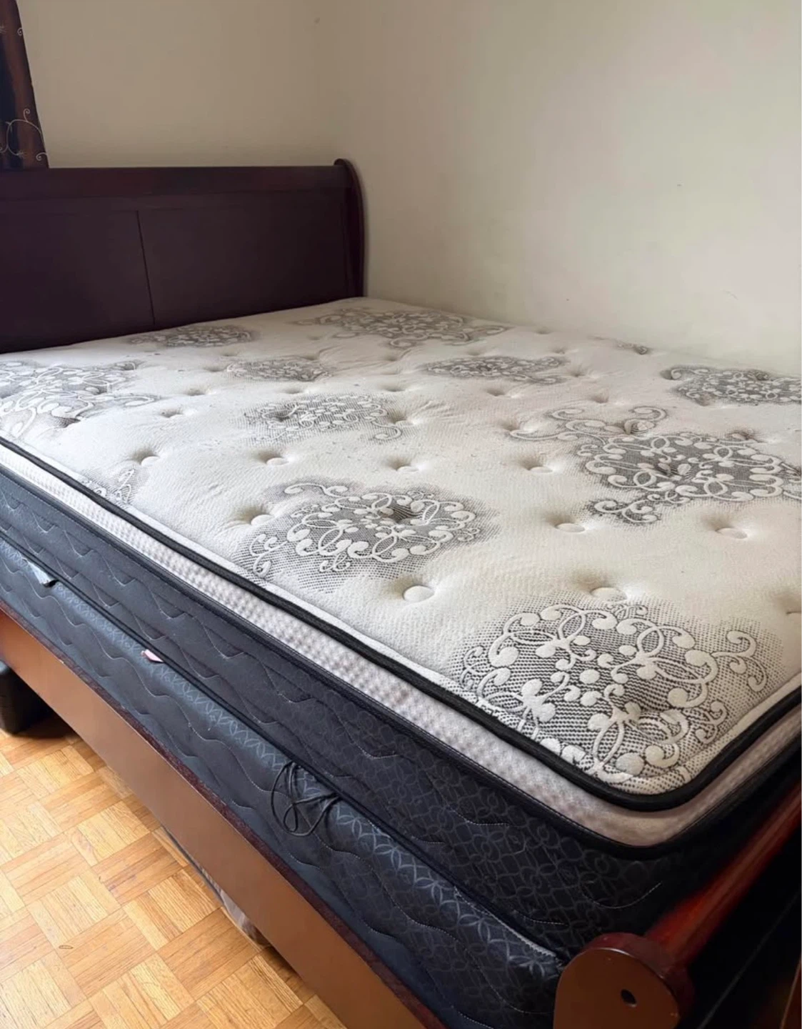 Queen Size Mattress + box spring