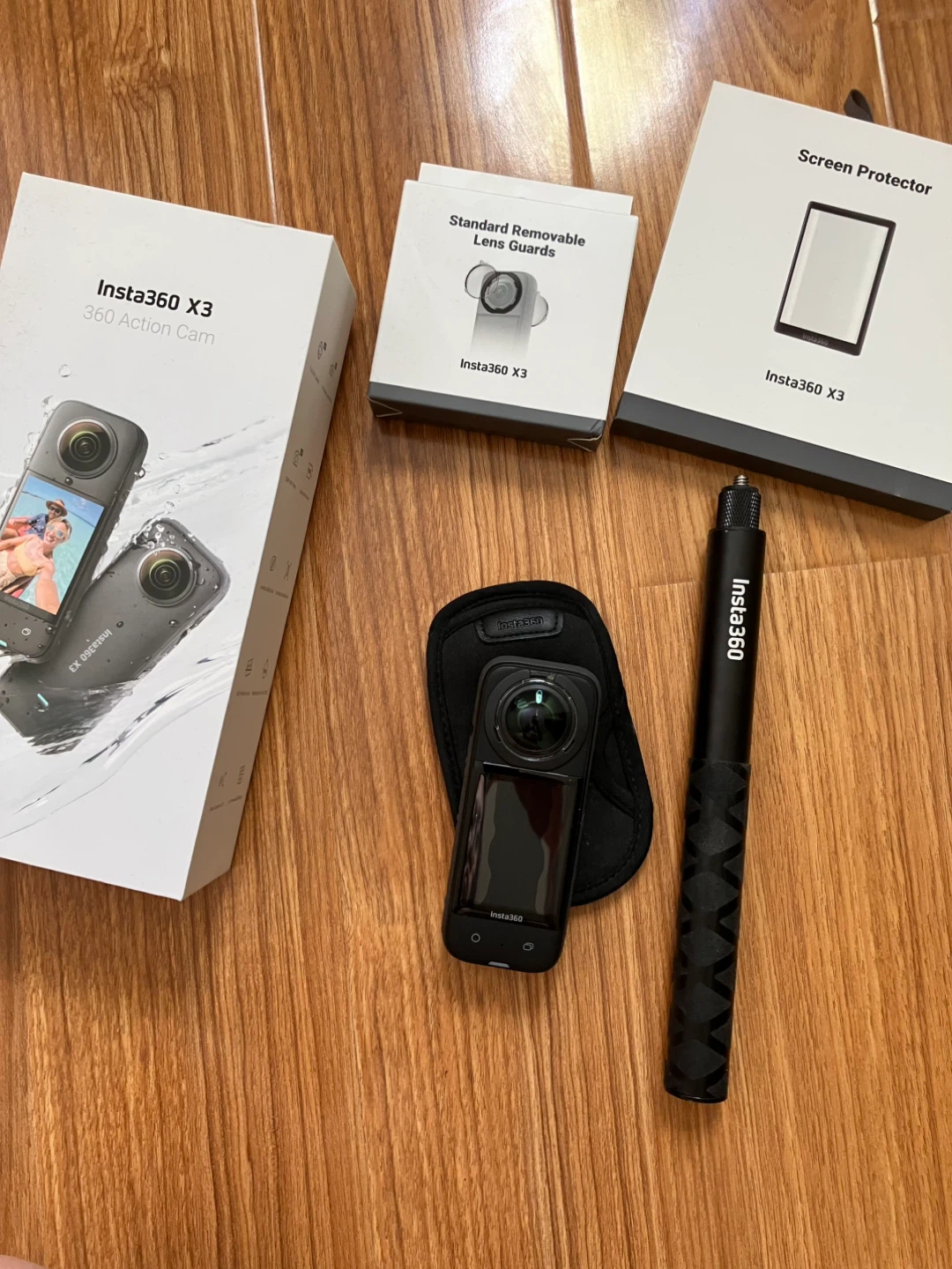 Insta360 X3 action camera with SD card and accessories - photo 2