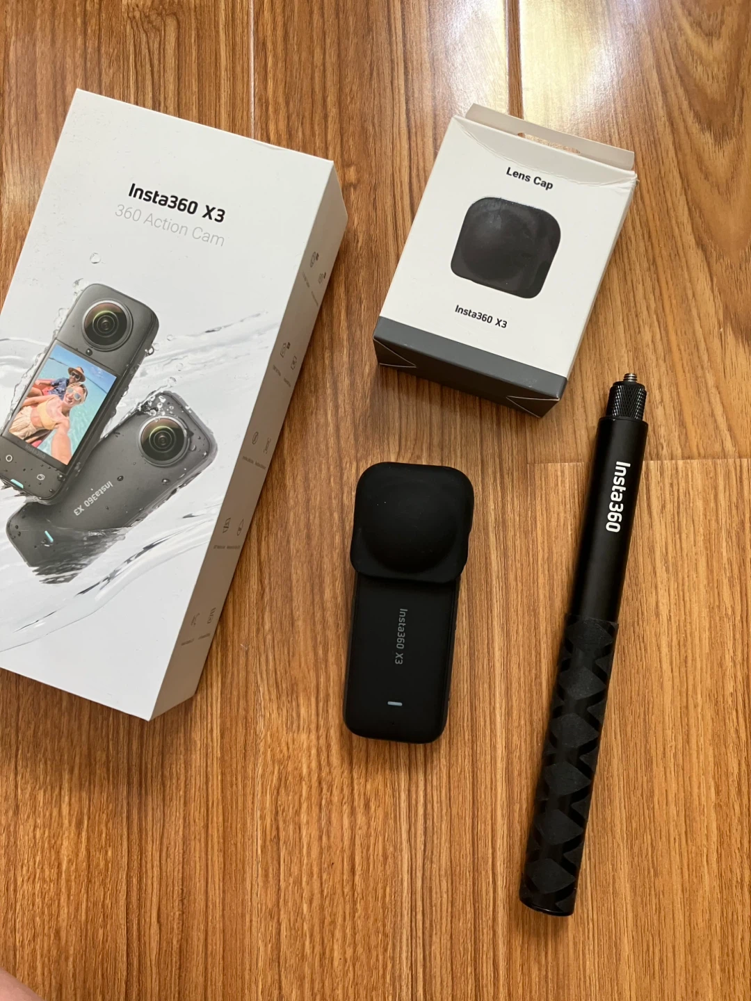 Insta360 X3 action camera with SD card and accessories - photo 3
