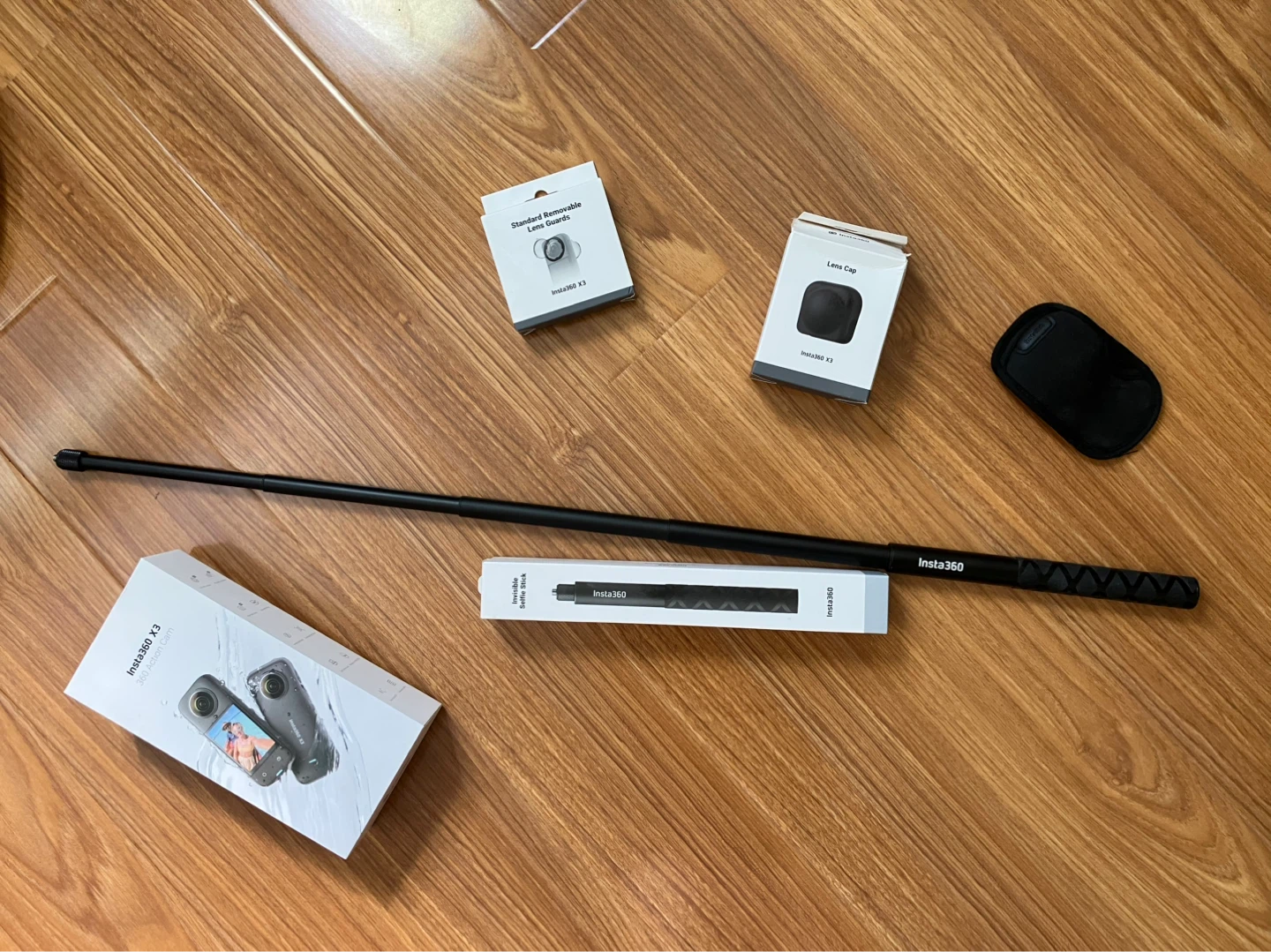 Insta360 X3 action camera with SD card and accessories - photo 5