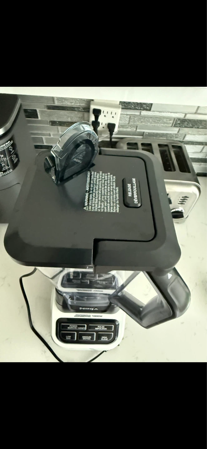 Ninja Professional 1000W Blender - photo 2