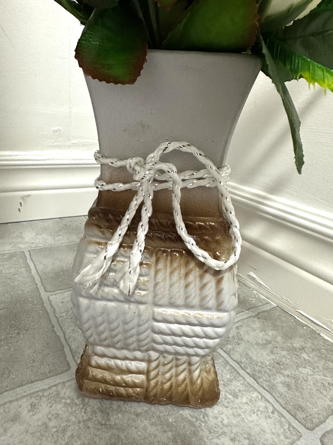 White and Green Rose Floral Arrangement in Decorative Vase - photo 4