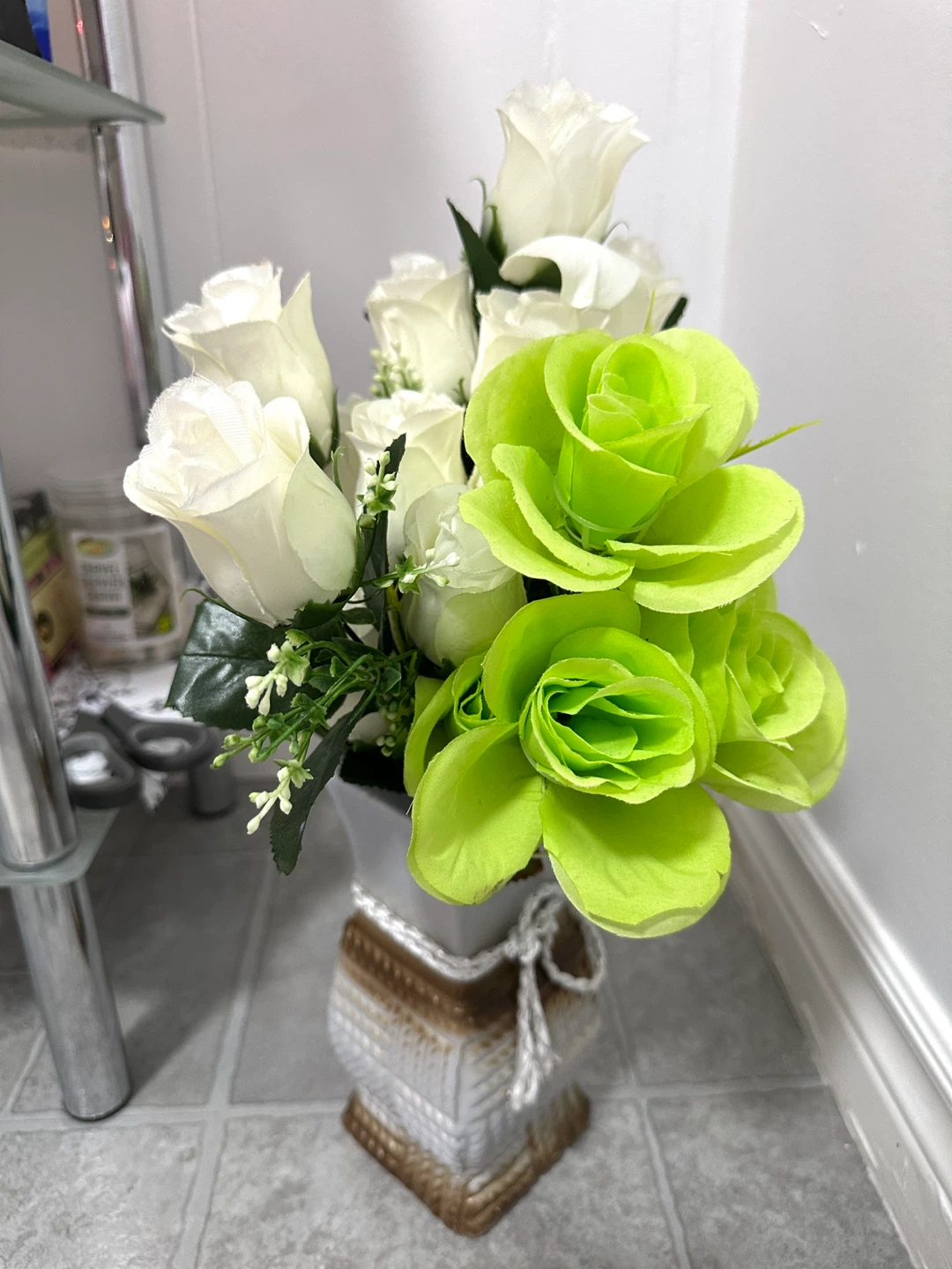 White and Green Rose Floral Arrangement in Decorative Vase - photo 3
