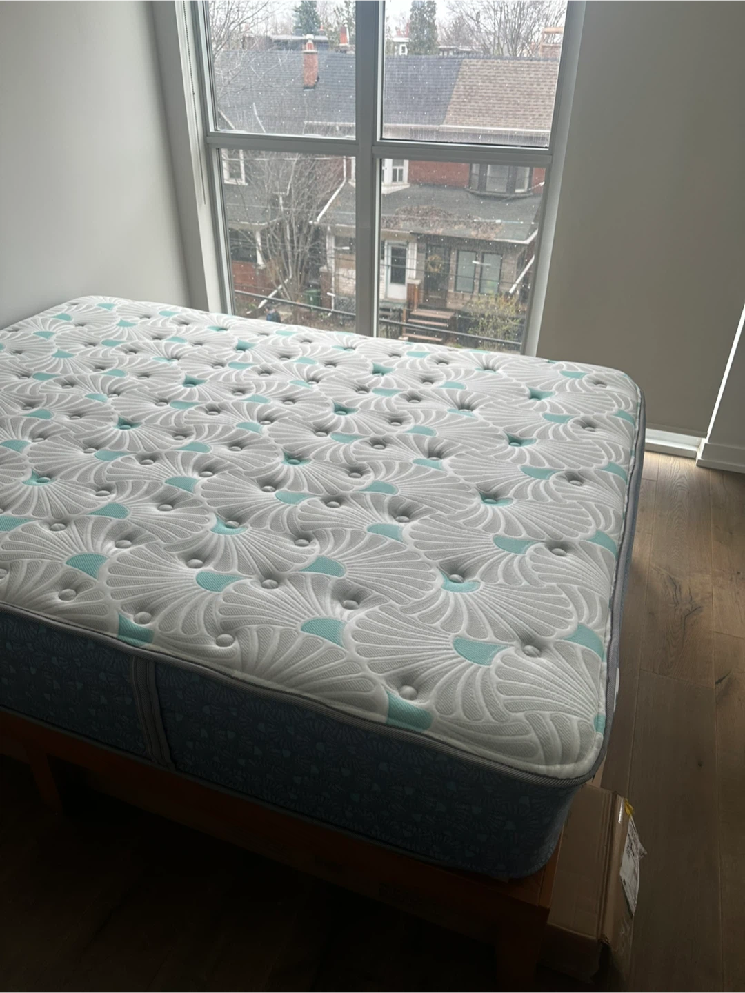 Sealy Posturepedic Luxury Crown Jewel Resort Cabo Queen Mattress