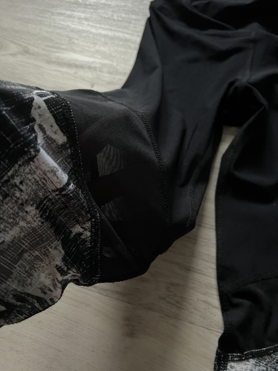 Brand new Women's Athletic Capris - photo 2