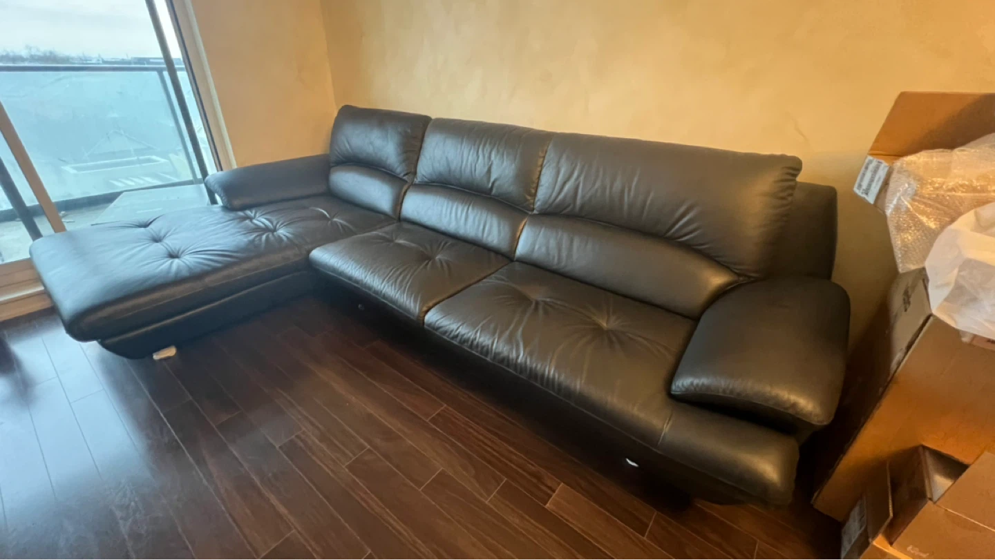 Beautiful custom made Black Leather Sectional Sofa - photo 5