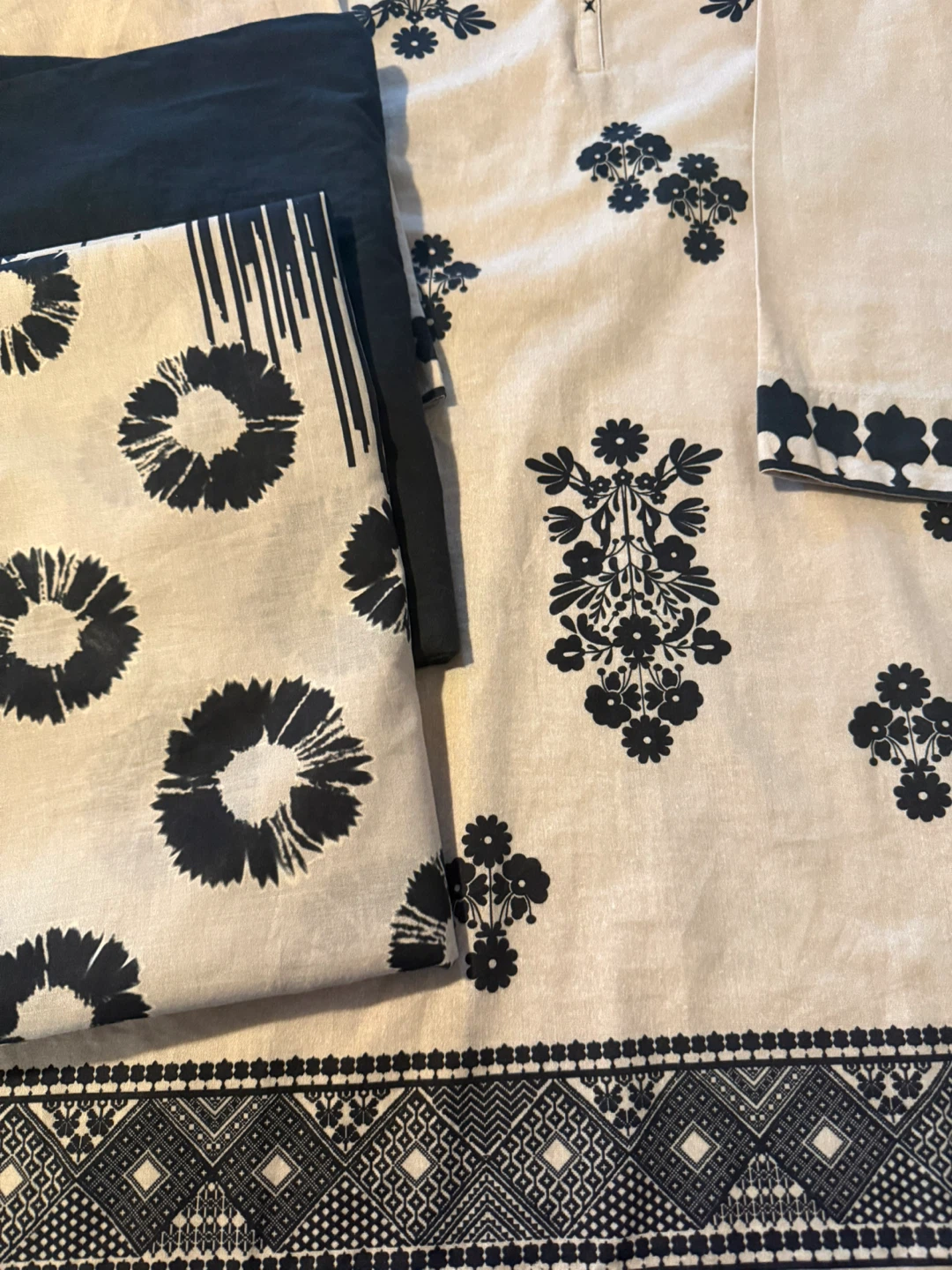 Alkaram Beige & Black Floral Print 2-Piece Suit - photo 3