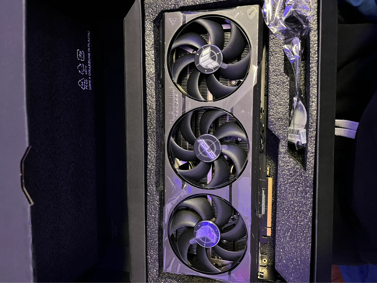 ASUS TUF Gaming GeForce RTX 4090 Graphics Card - photo 3