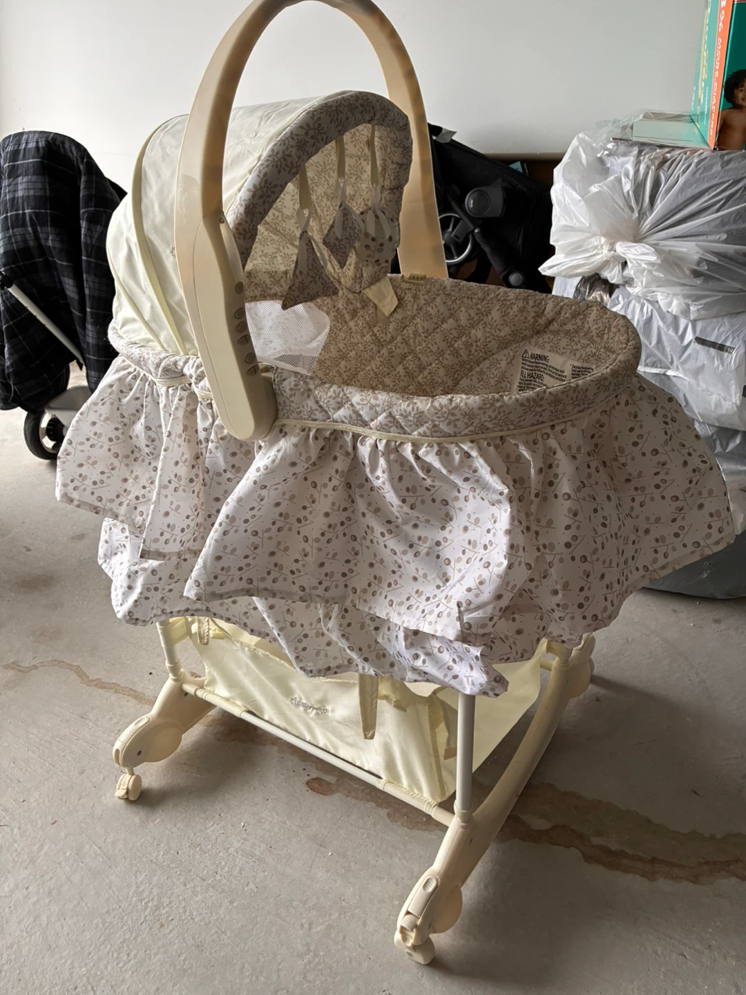 Baby Bassinet with Canopy and Detachable Carrier - photo 3