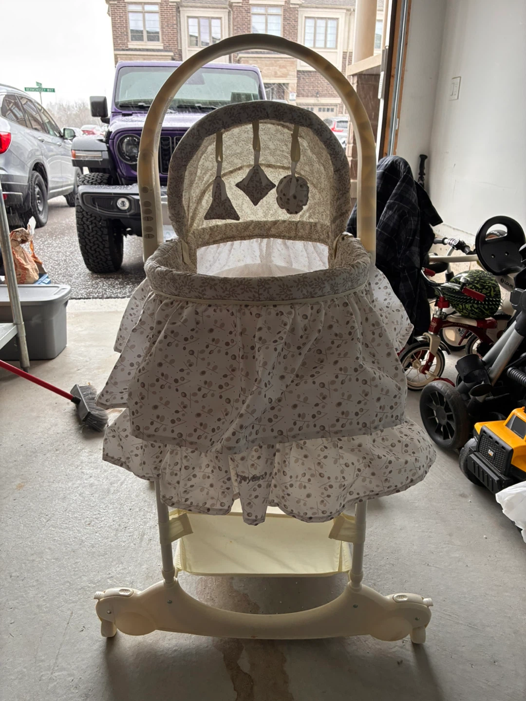 Baby Bassinet with Canopy and Detachable Carrier - photo 2
